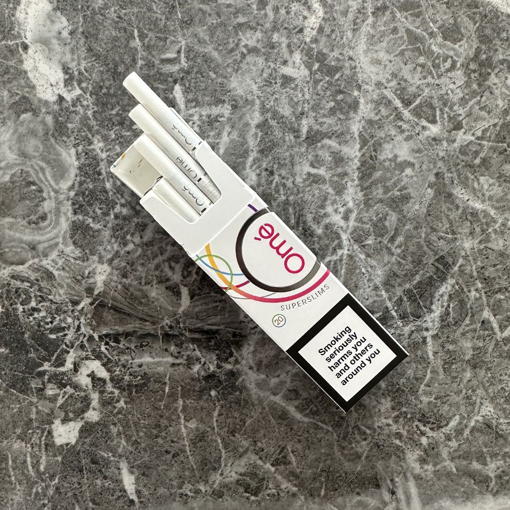 Karelia Ome SuperSlims White 🍂 ‣ Duty Free Price ‣ 5€👍